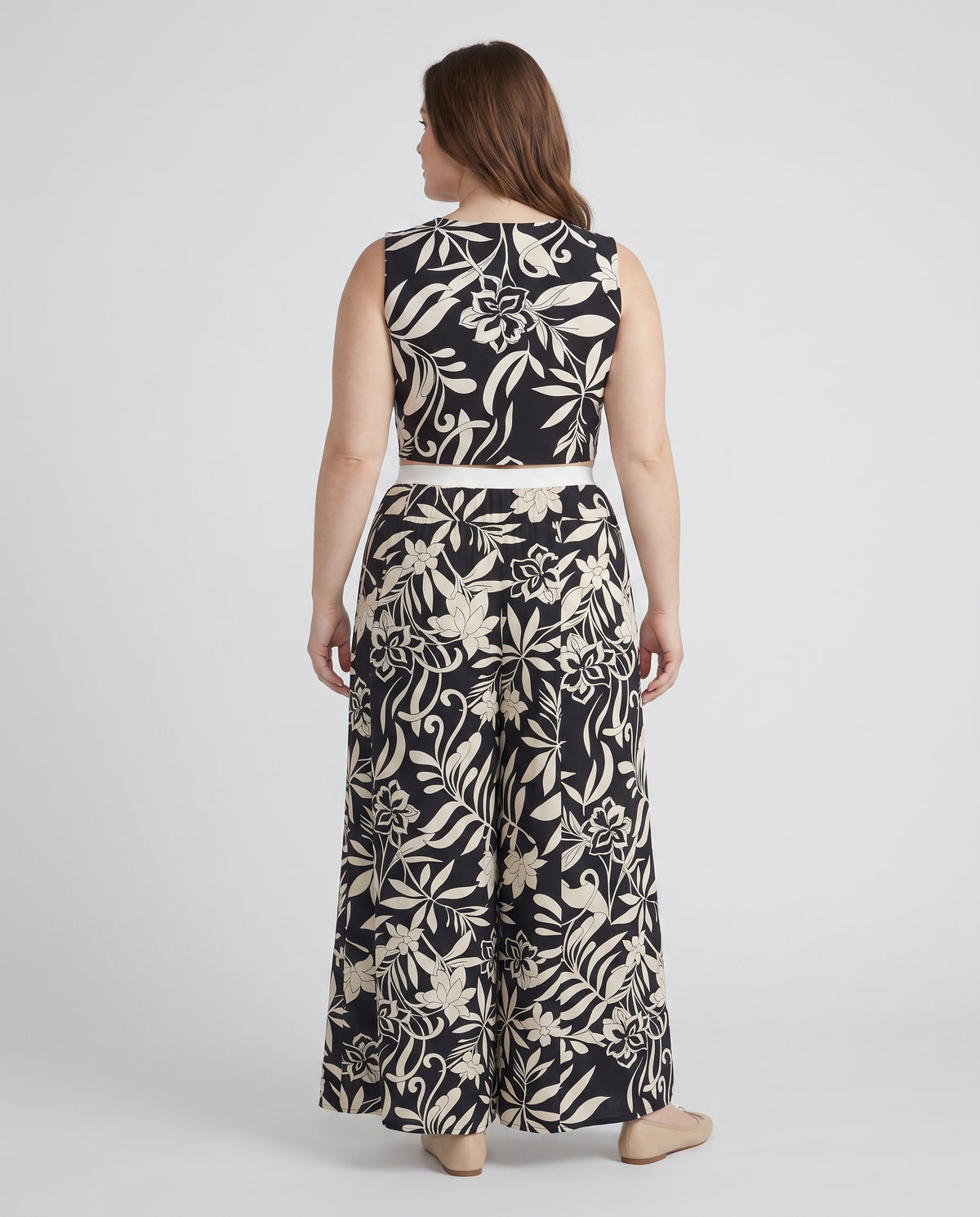 Plus Size Σετ 2 Τεμαχίων με Crop Top & Μάξι Παντελόνα σε Ασπρόμαυρο Floral Print