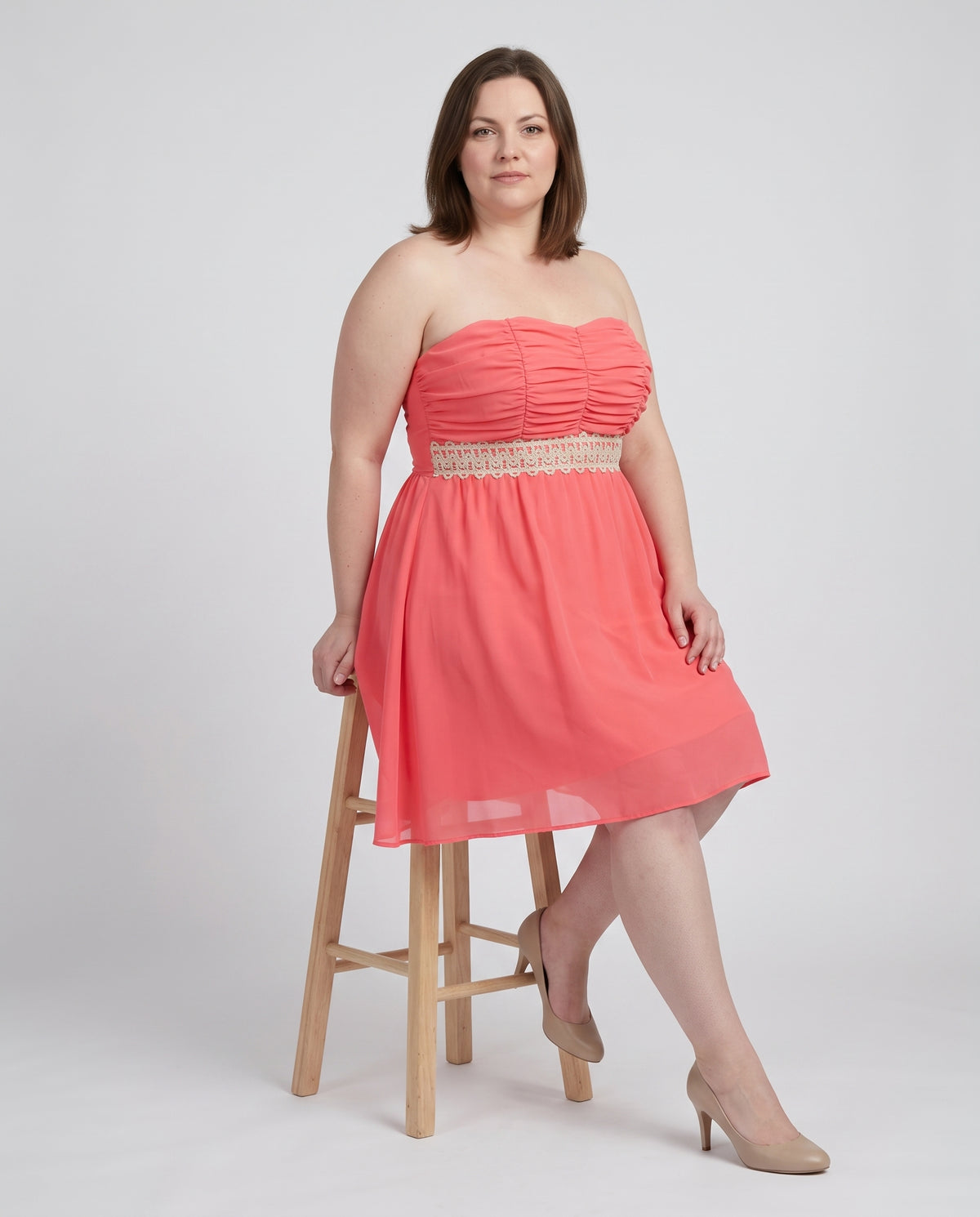 Plus Size Strapless Φόρεμα Maple Vertige σε Coral με Σούρες & Δαντελένια Μέση