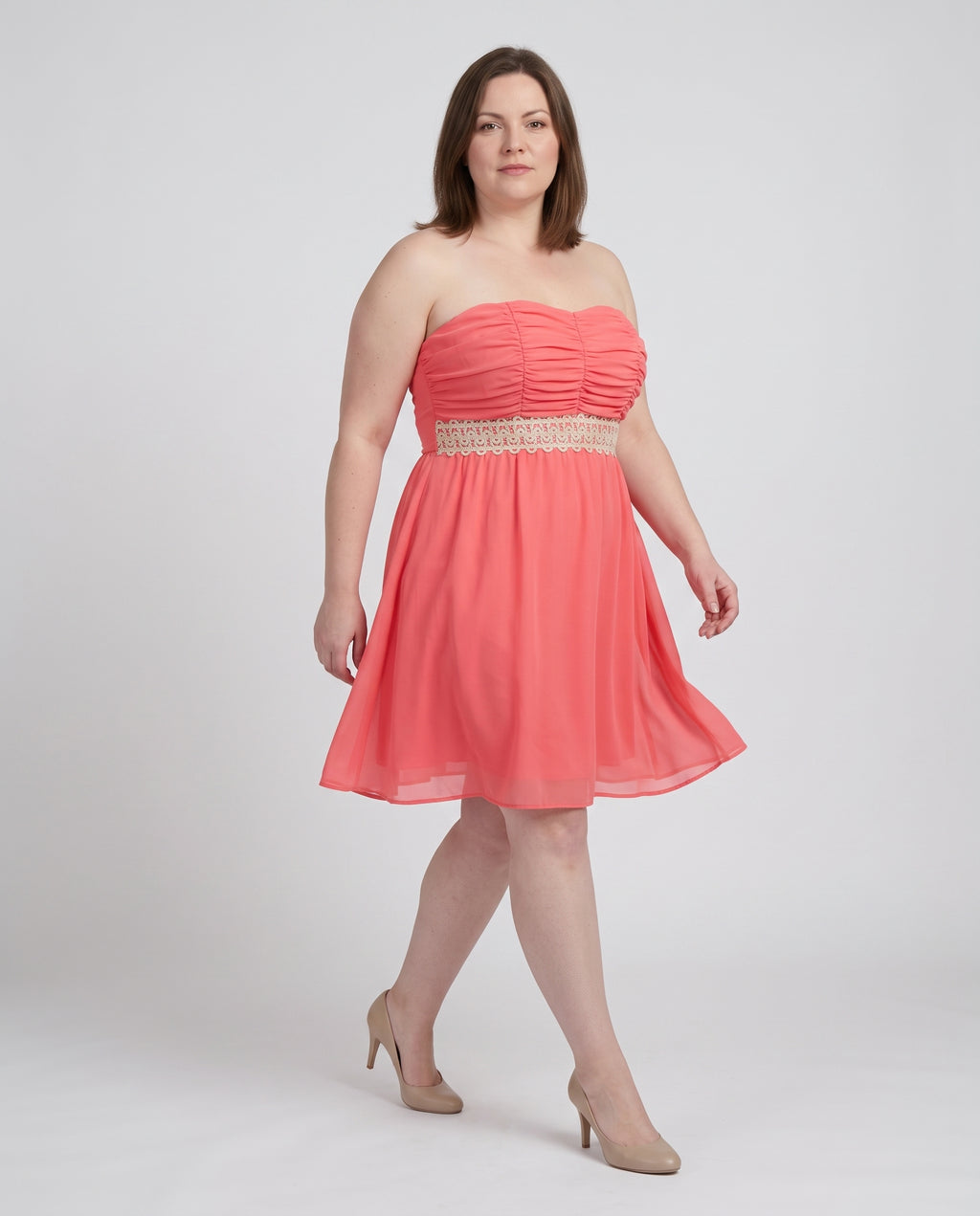 Plus Size Strapless Φόρεμα Maple Vertige σε Coral με Σούρες & Δαντελένια Μέση