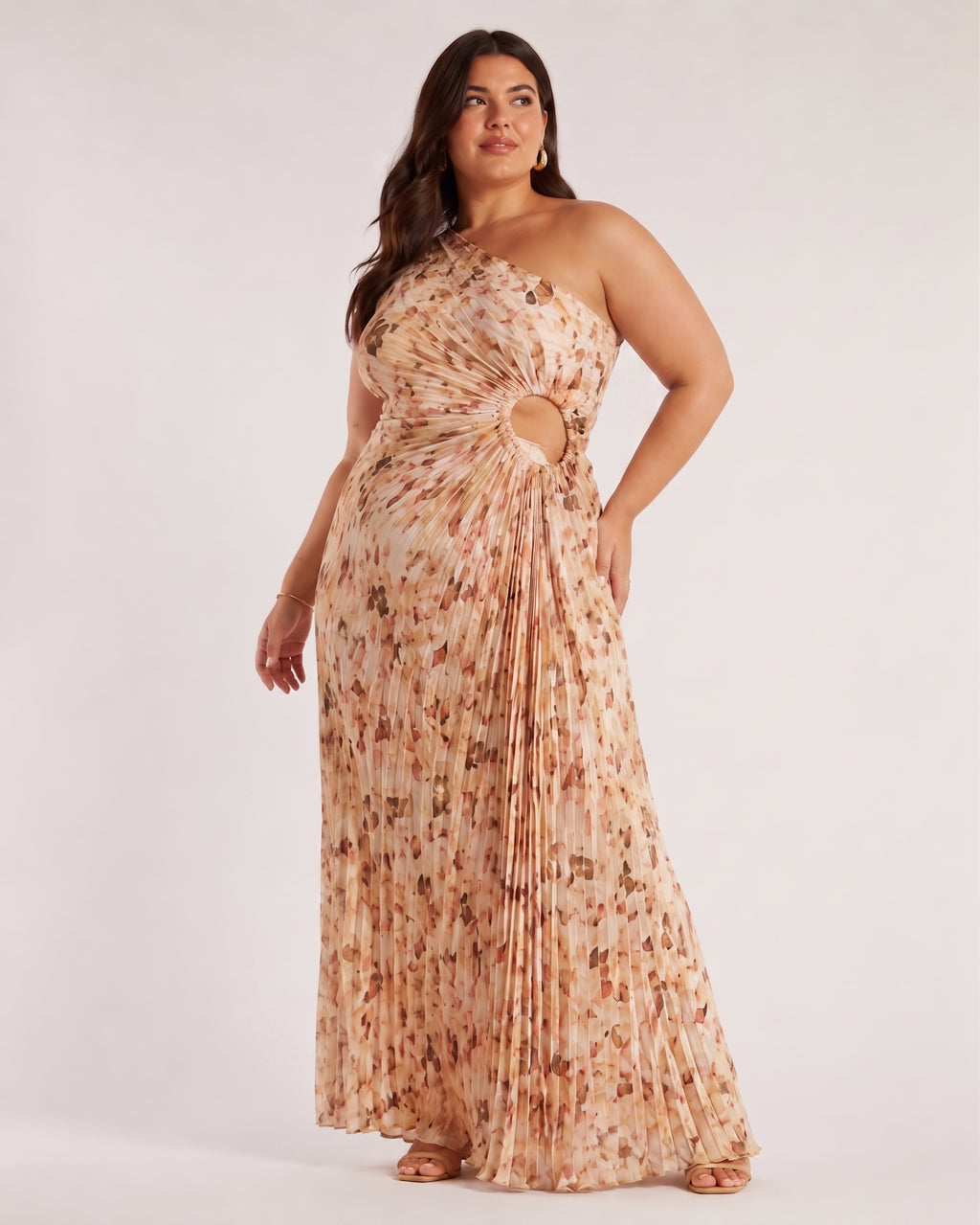Plus Size Πλισέ Μάξι Φόρεμα One Shoulder με Cut-Out & Μπεζ Print