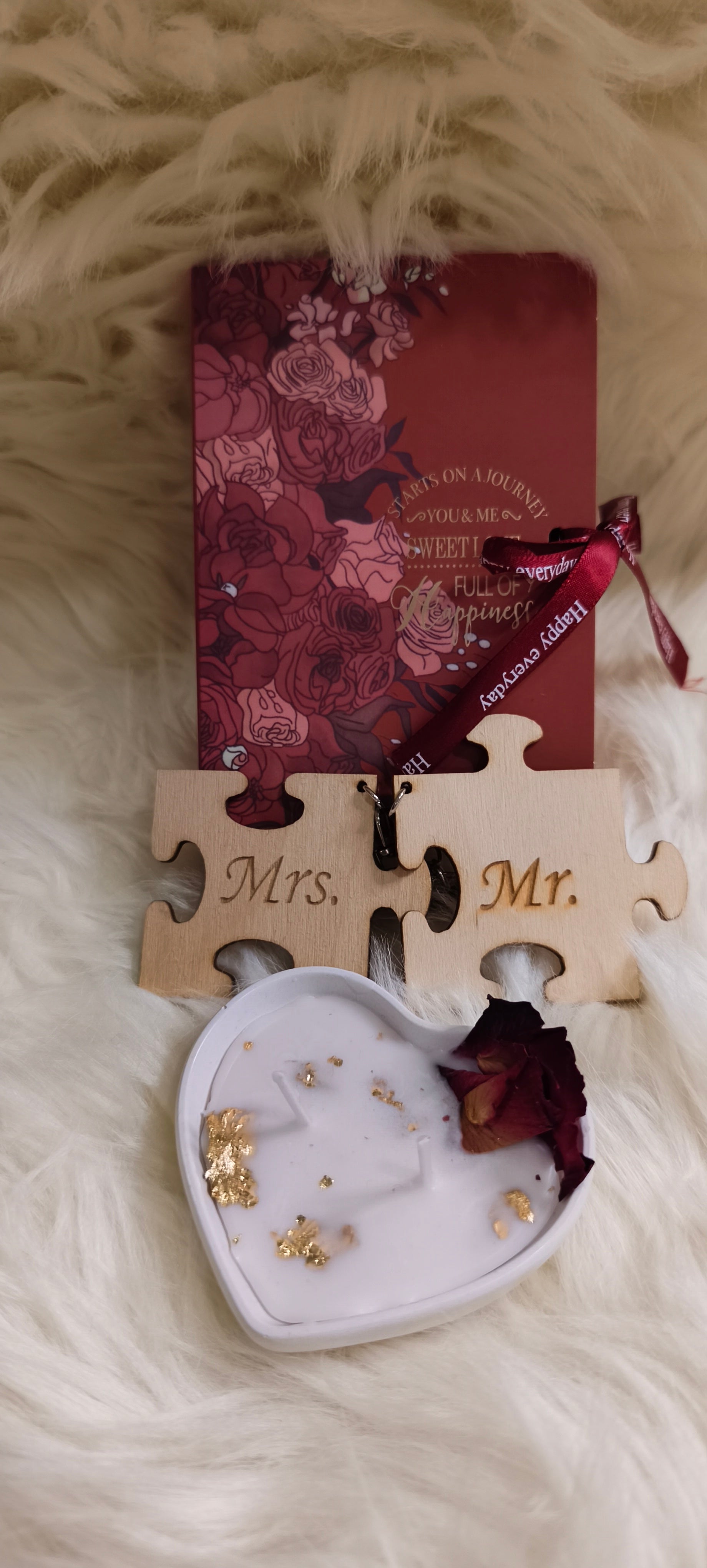 Ρομαντικό Σετ Δώρου “Mr & Mrs” με Μπρελόκ Παζλ & Αρωματικό Κερί Καρδιά