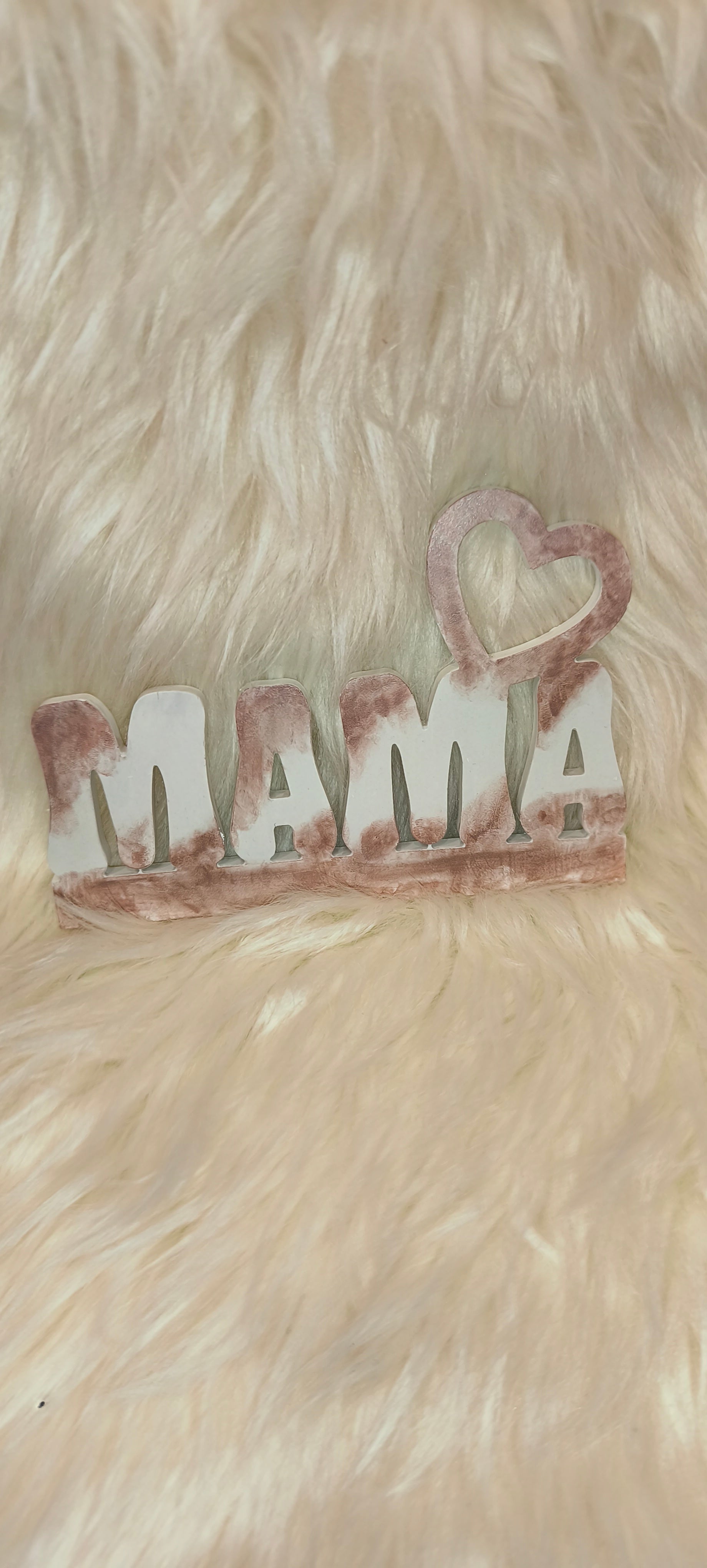 Χειροποίητο Διακοσμητικό “Mama” από Πορσελάνη με Καρδιά
